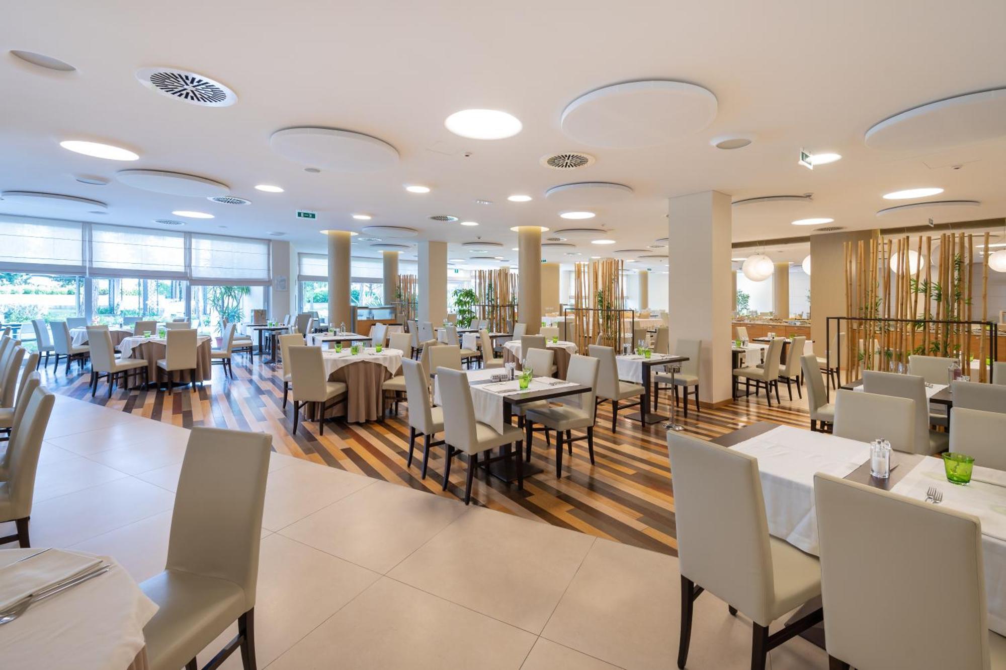 Laguna Park Hotel 4Superior Bibione Buitenkant foto