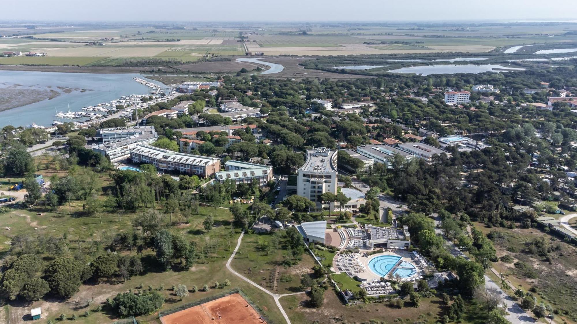 Laguna Park Hotel 4Superior Bibione Buitenkant foto